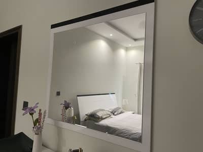 White mirror