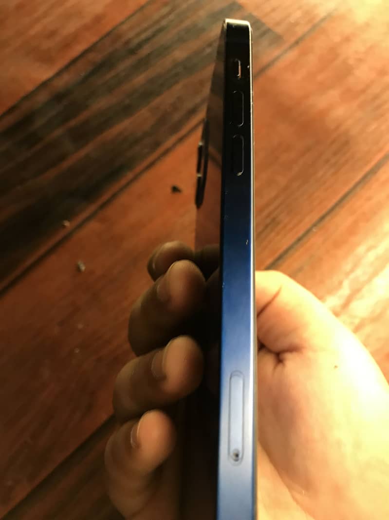 Apple iPhone 12 7