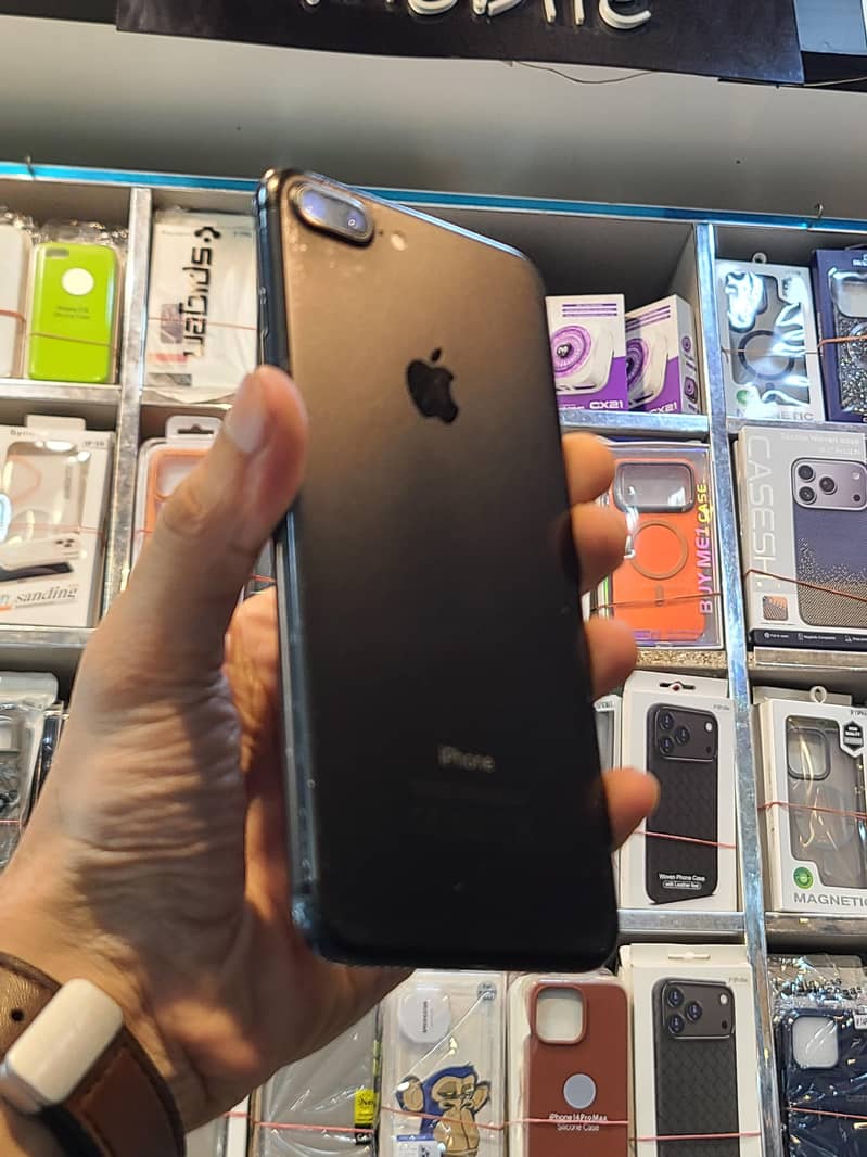 Apple iPhone 7 Plus 0
