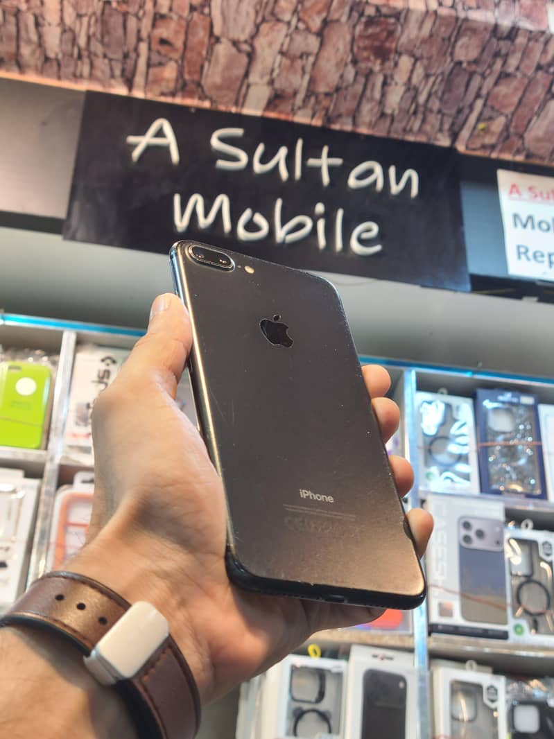 Apple iPhone 7 Plus 1