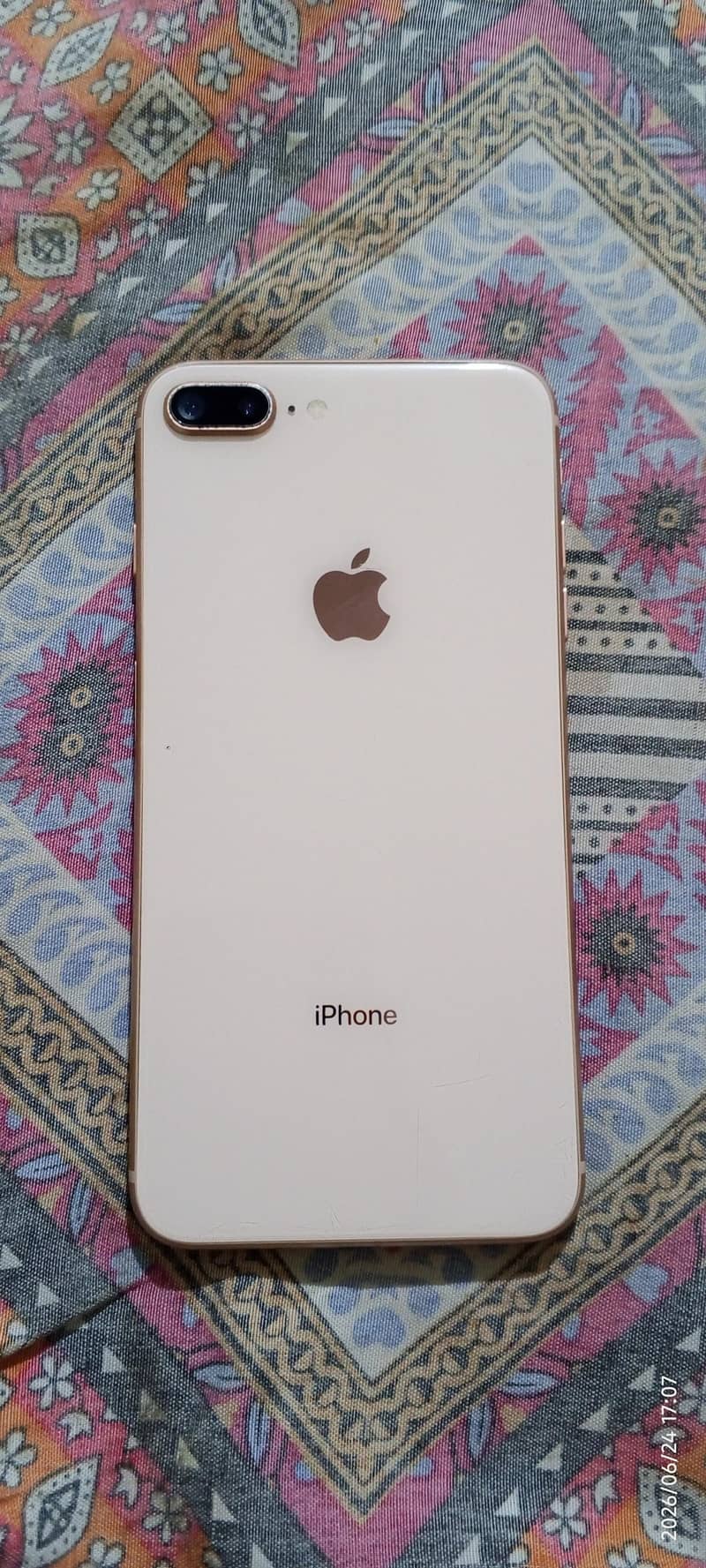 Apple iPhone 8 Plus and Samsung c9 pro 0