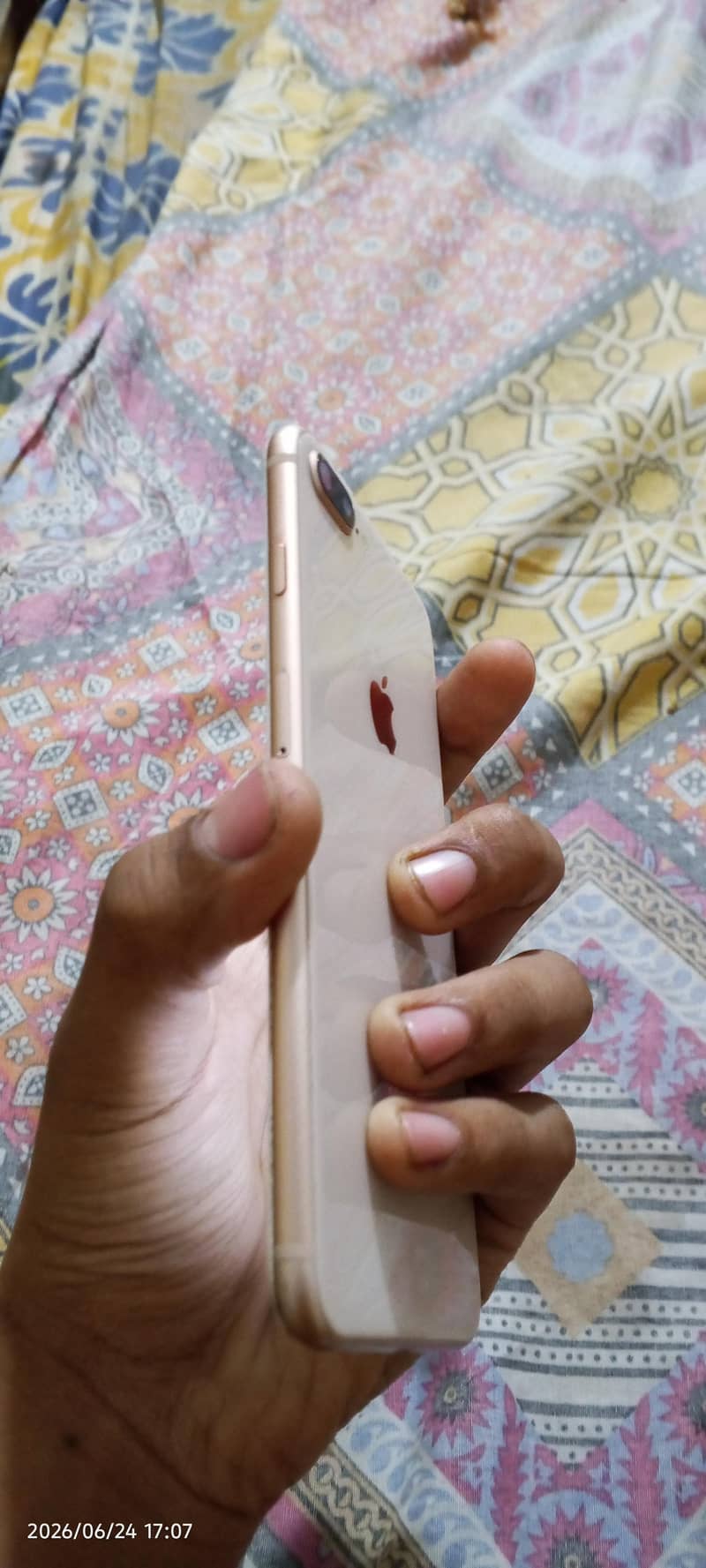 Apple iPhone 8 Plus and Samsung c9 pro 4