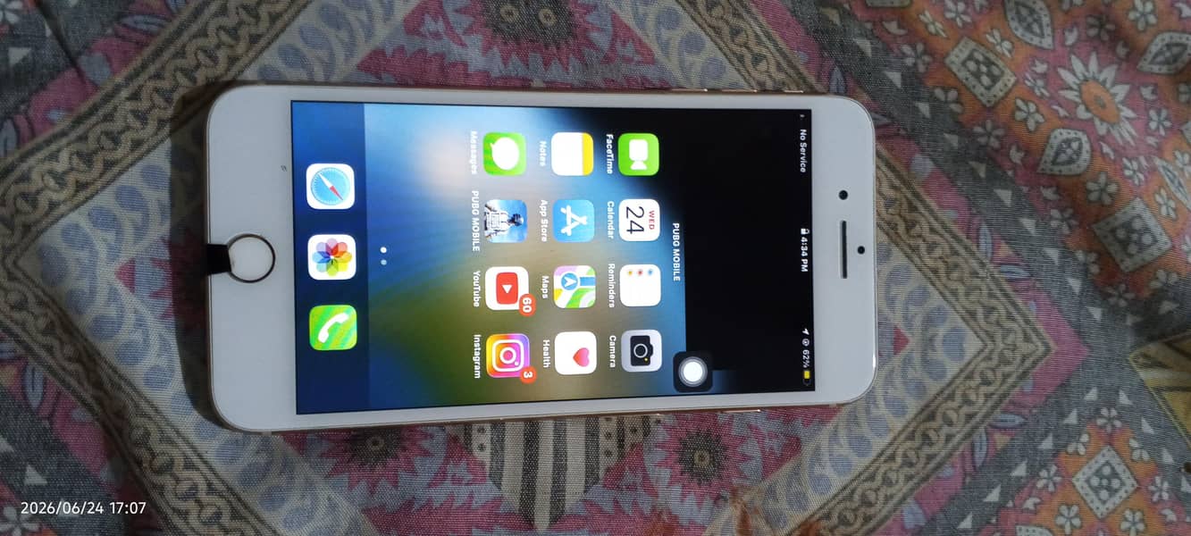 Apple iPhone 8 Plus and Samsung c9 pro 7