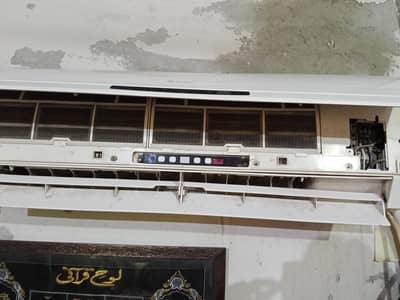 Gree AC in good condition