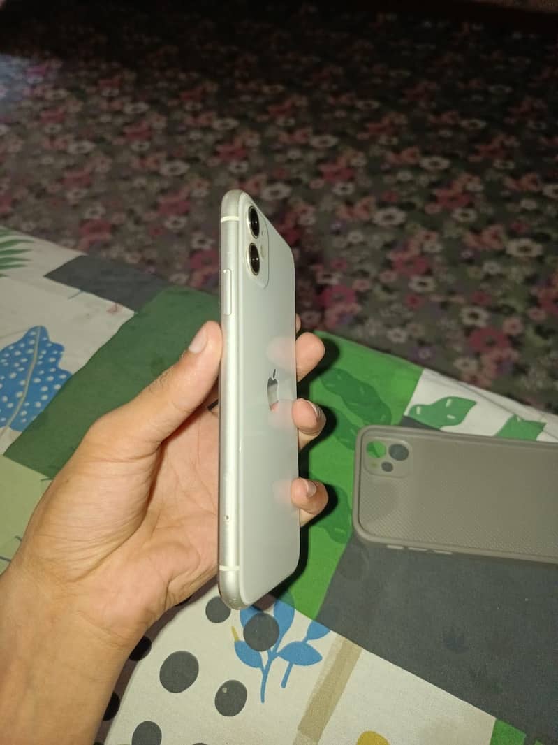 Apple iPhone 11 6