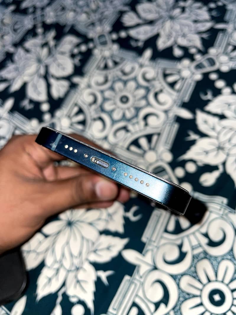 Apple iPhone 14 ( WA - 03010490046 ) 3