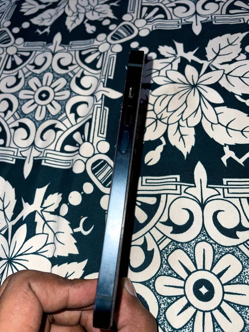 Apple iPhone 14 ( WA - 03010490046 ) 4