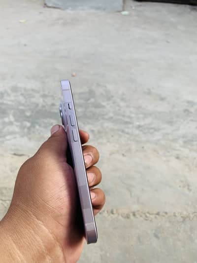 Apple iPhone 14