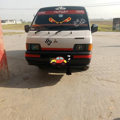 mitsubishi L300