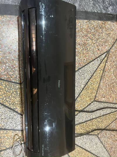 Haier Ac 1 mahina use kiya hy 10 by 10 condition full set hy paip oute