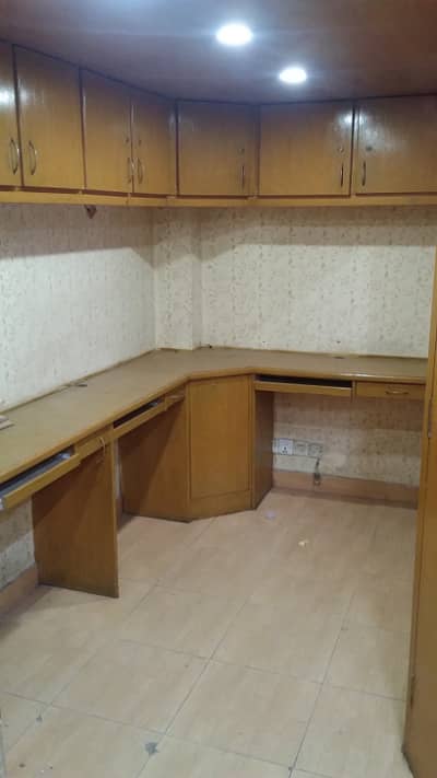 SEMI FURNISHED OFFICE FOR RENT AT GULSHAN 13A