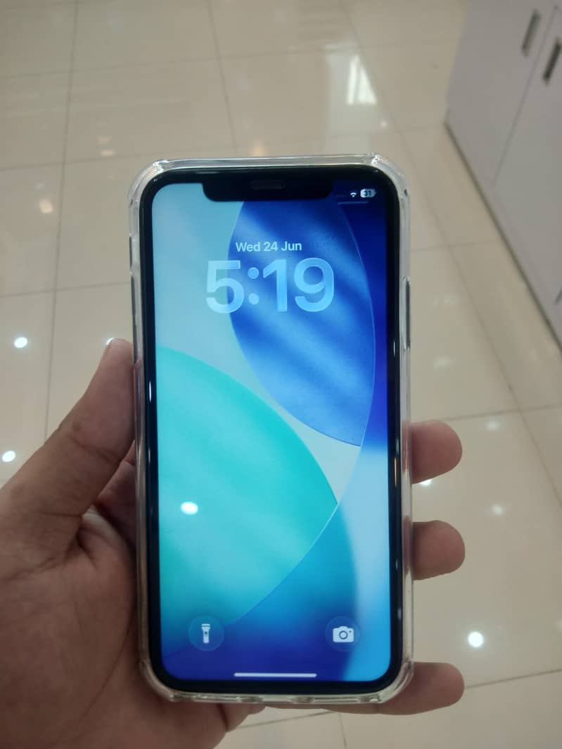 Apple iPhone 11 0