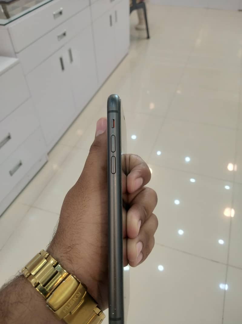 Apple iPhone 11 2