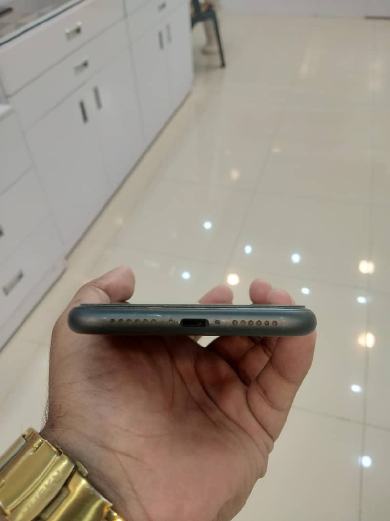 Apple iPhone 11 5