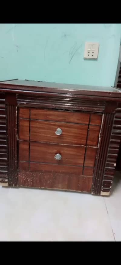 2,3 Year Used furniture he sale kerna chata hn urgent