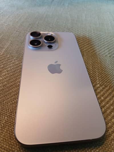 Apple iPhone 15 Pro 128 jb 10/10 mdm just display message