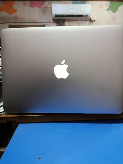 Apple MacBook Pro 13-inch (Early 2015) for Sale