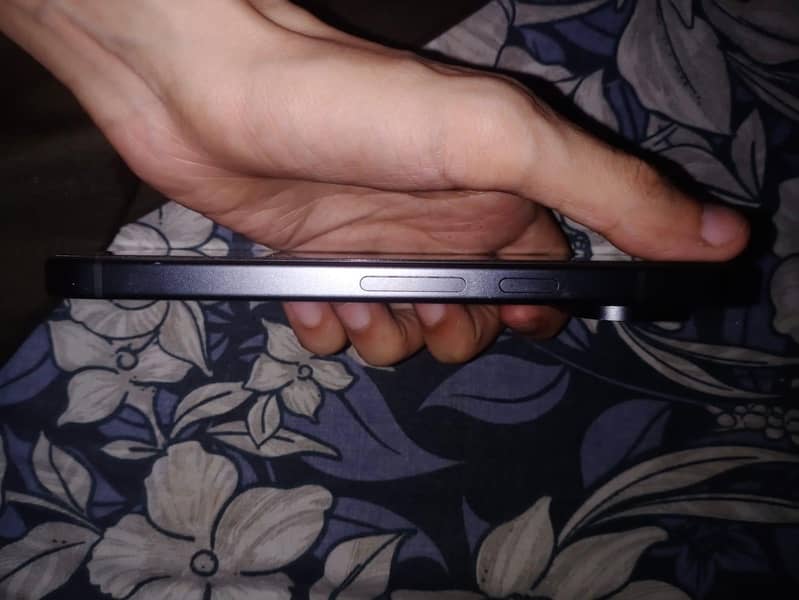 Google Pixel 9 4