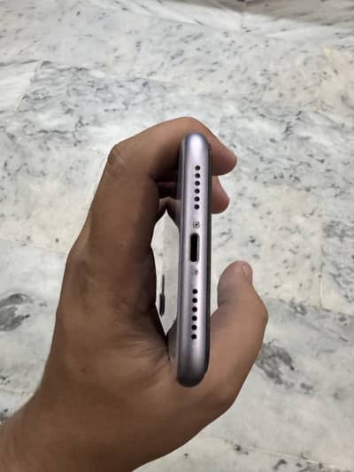 Apple iPhone 11