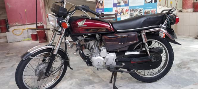 Honda Special edition 125 red