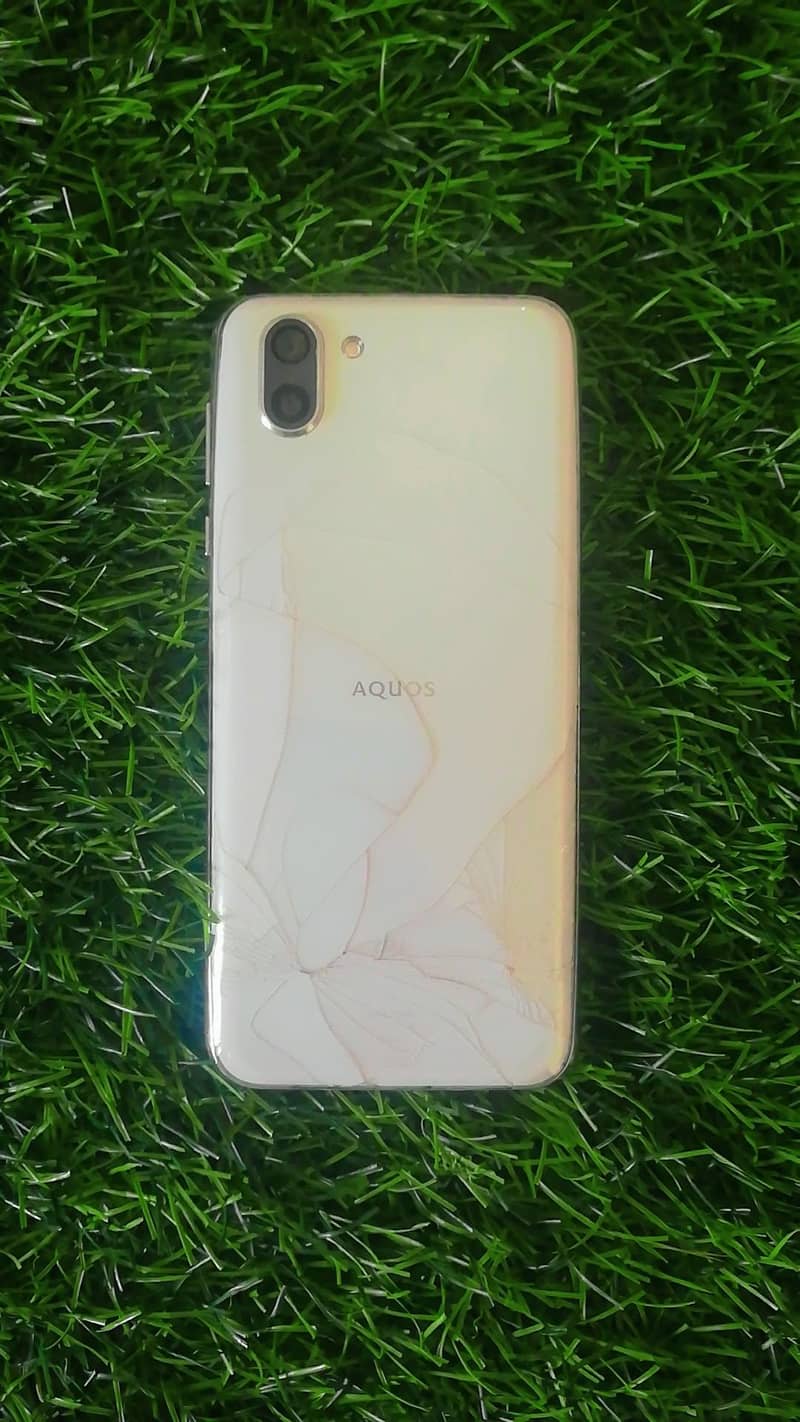 Sharp Aquos R2 2
