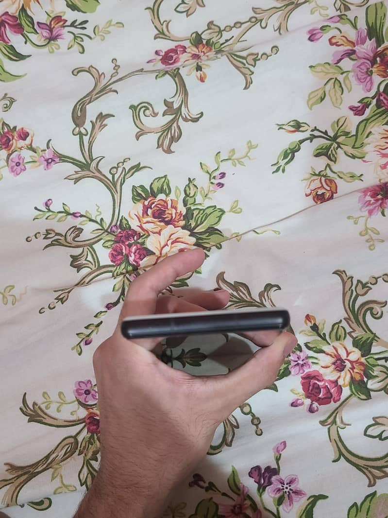 Google Pixel 6a 5