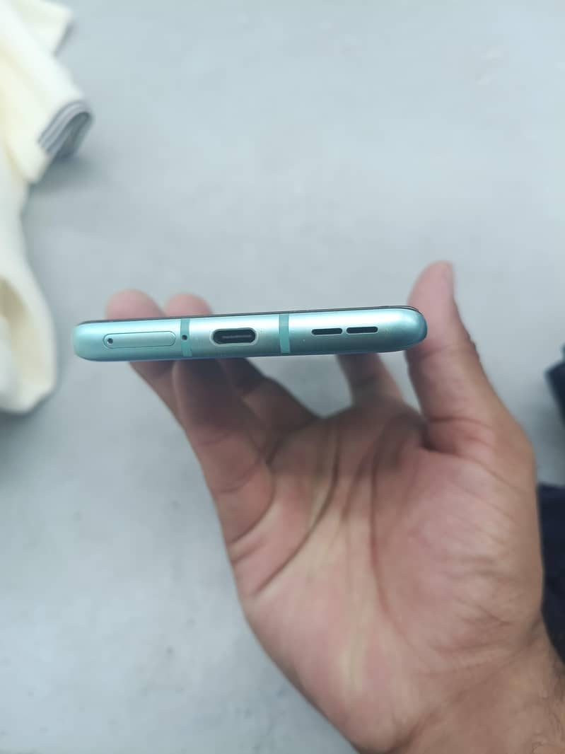 One Plus 8 Pro 0