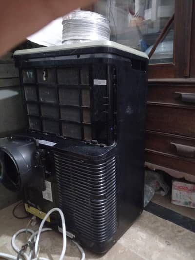 Frigidaire Portable AC with Pipe & Step Down Transformer