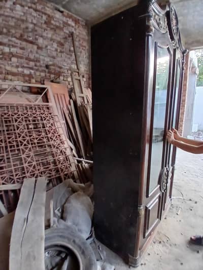 cabinet for glass sets and dinner sets