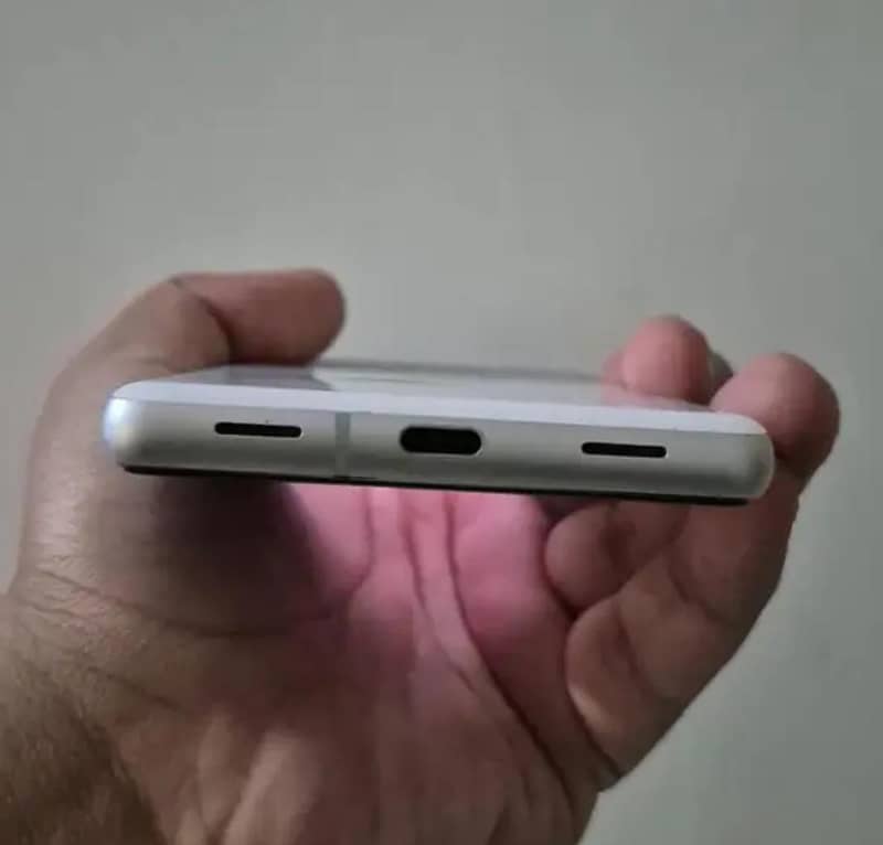 Google Pixel 7a 4