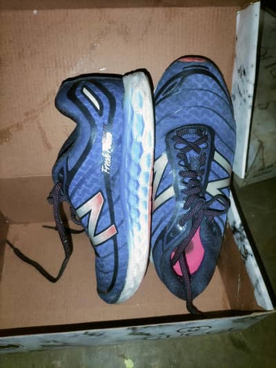 shoes seller