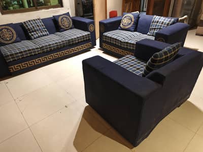slightly used sofa set 3 2 1 seater call 03124049200