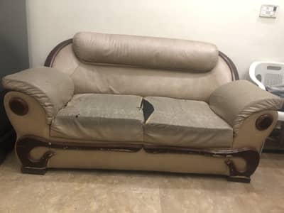 Sofa for sale poshish hone wala 2+1 seater