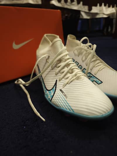 Nike Mercurial football shoes/football studs only used once