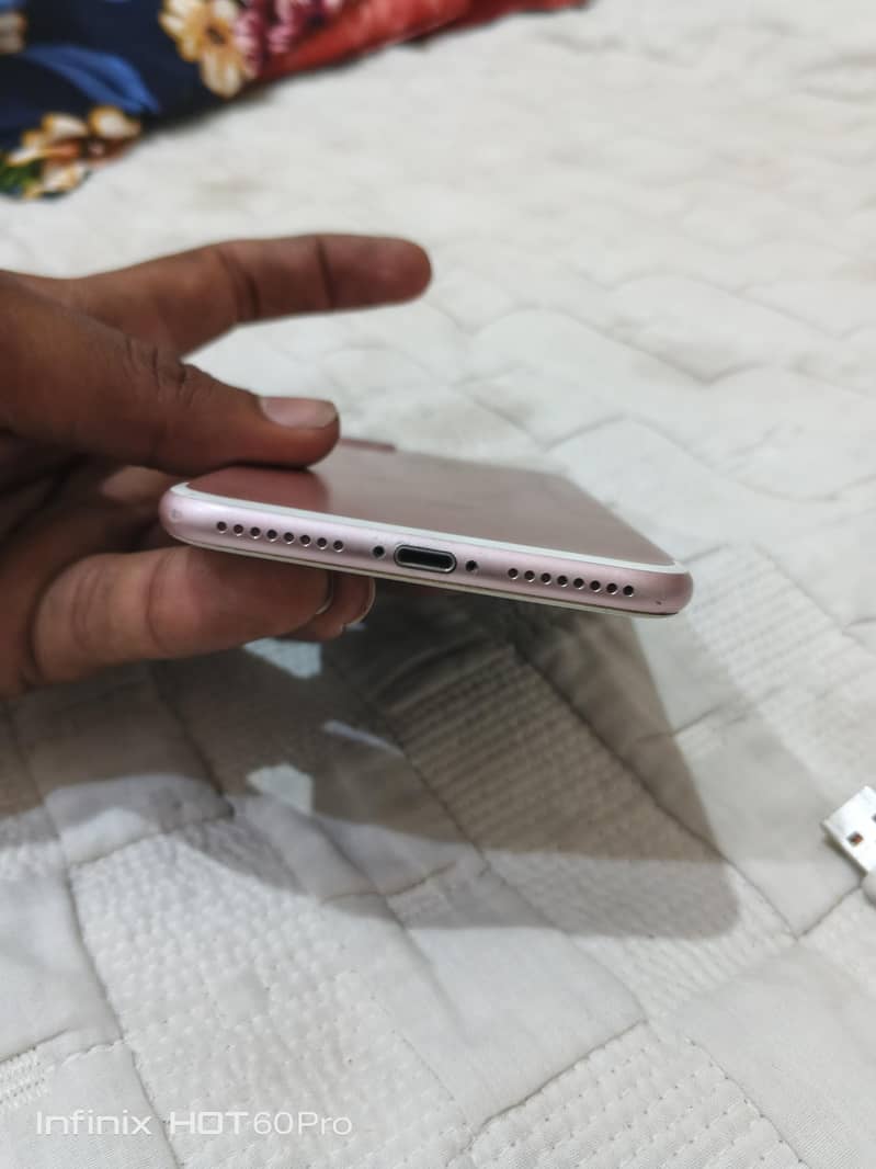 Apple iPhone 7 Plus 2