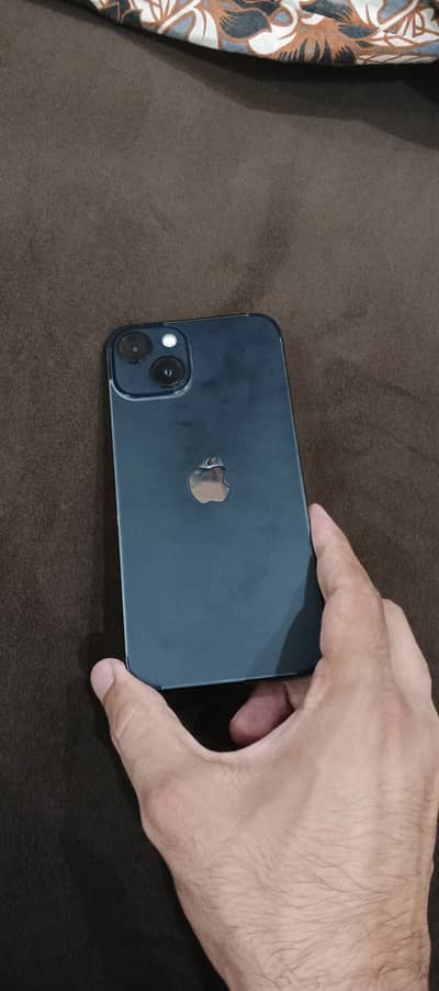 Apple iPhone 13