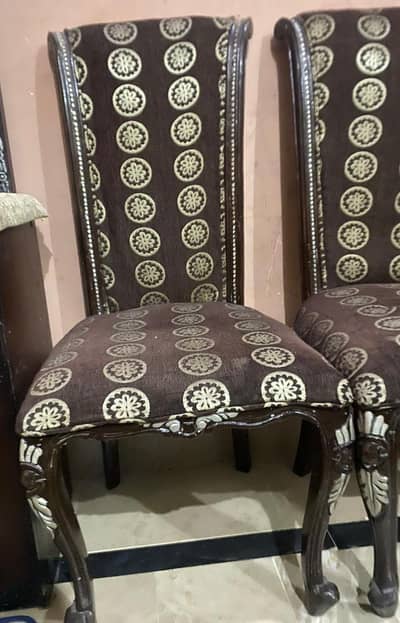Chenotti Dining Table