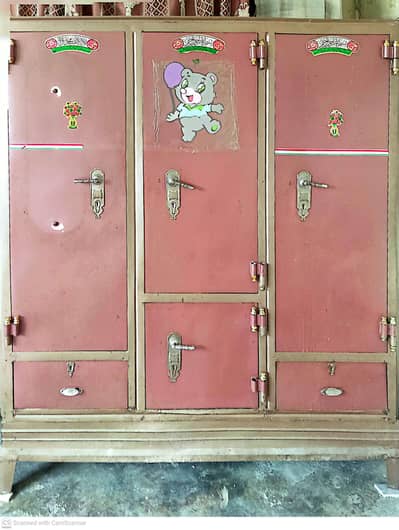 almari / wardrobe / cupboard
