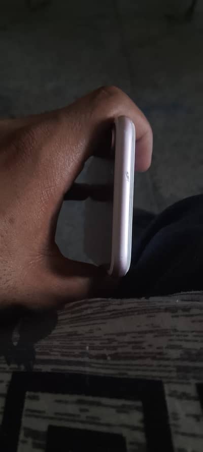 Apple iPhone 7