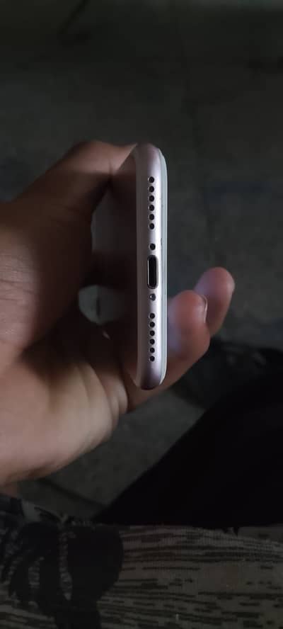 Apple iPhone 7