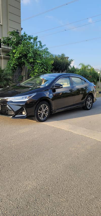 Toyota Corolla Altis Grande Cvt 1.8 Altitude black