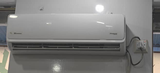 Dawlance Elegance 1.5 ton  Used In Good Condition
