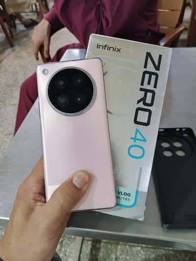 infinix zero 40 candition 10/10 camplete box
