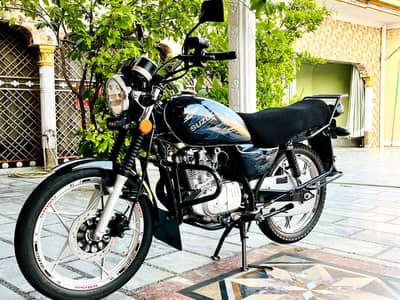 Suzuki GS 150 SE (2022 ) – 13,773 km Driven – Islamabad Registered