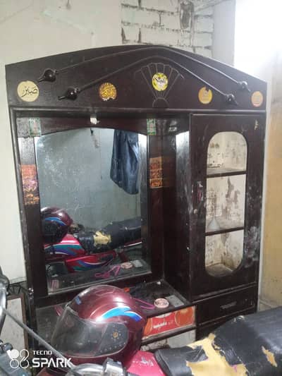 Dressing Table for Sale – Good Condition