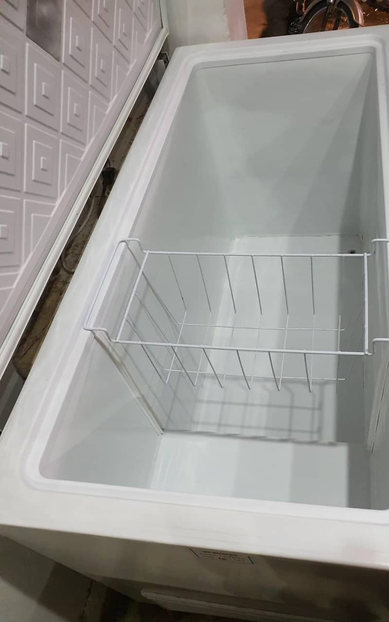 waves deep freezer 4