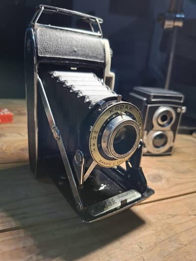 vintage & Antique products turntable,telephone,brass