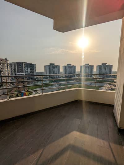10 MARLA 3 BEDROOM NEW APARTMENT AVAILABLE FOR SALE