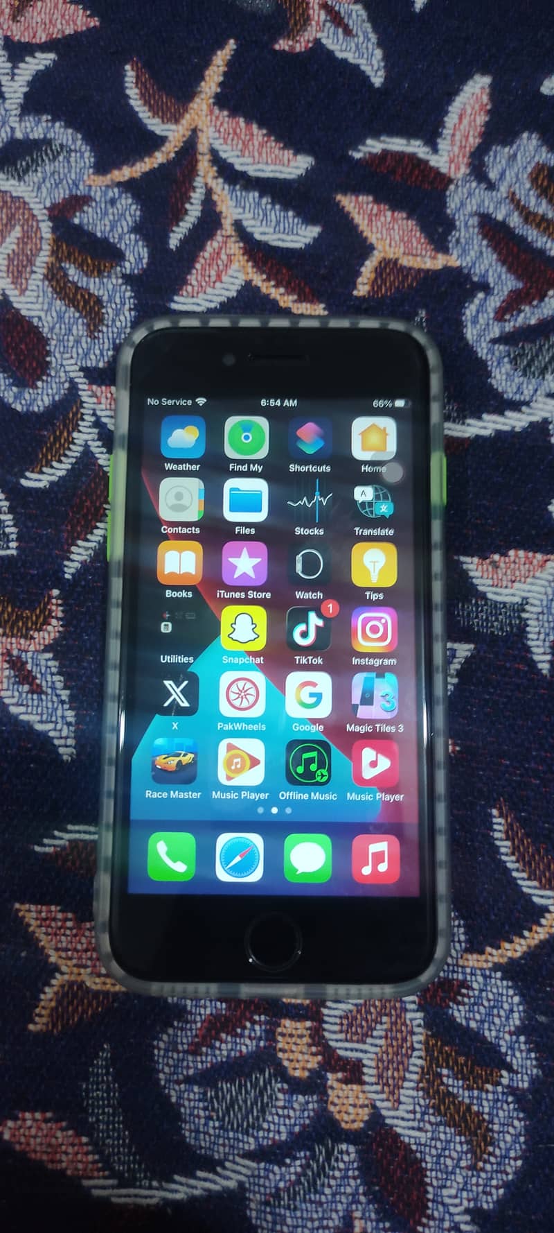 Apple iPhone 7 2