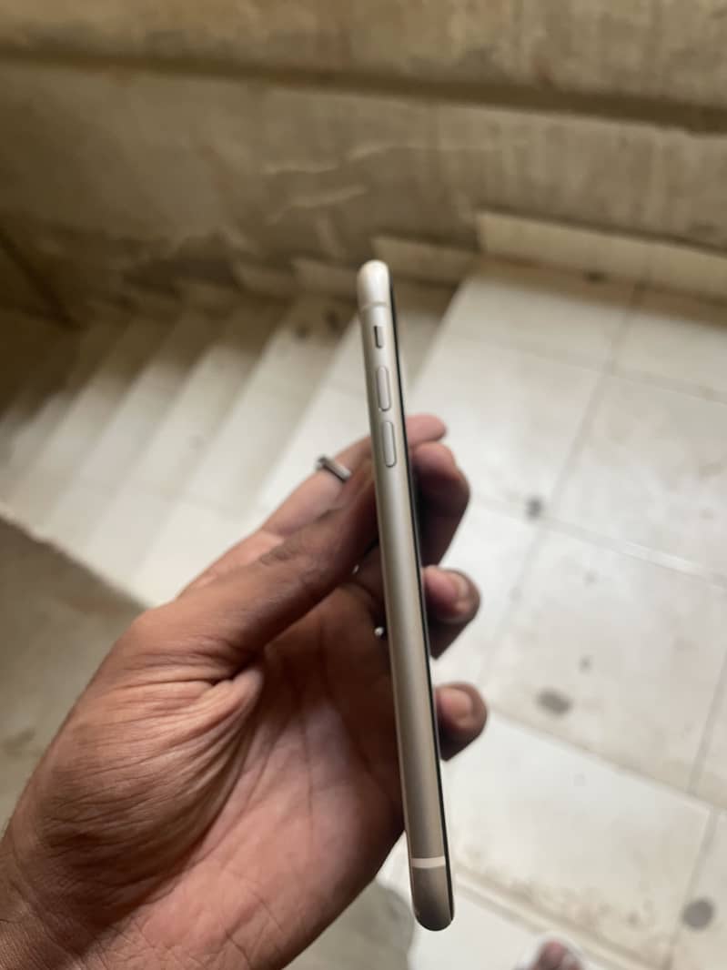 Apple iPhone 11 6
